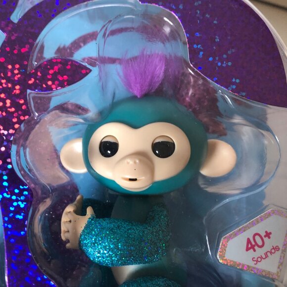 WowWee Fingerlings Glitter Monkey Quincy Interactive Toy Child Birthday Gift NEW - Picture 4 of 4